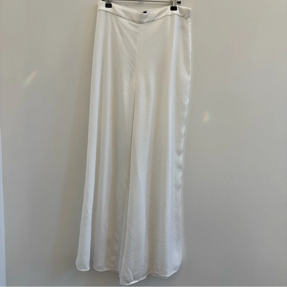 Dynamite White Wide-Leg Pants - Picture 1 of 6